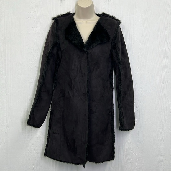 H&M - NWT Black Suede Like Lined Black Faux Fur Button Down Pockets Coat Size 2 - Picture 1 of 13